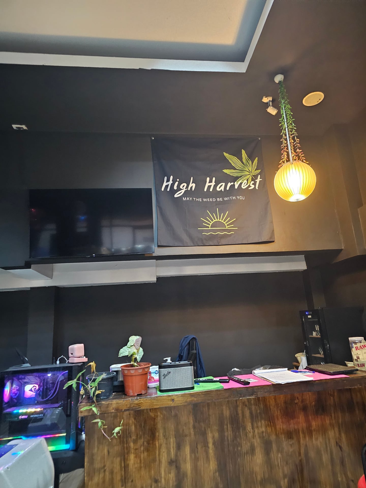 High Harvest Cannabis Gallery Shop & Farm Weed