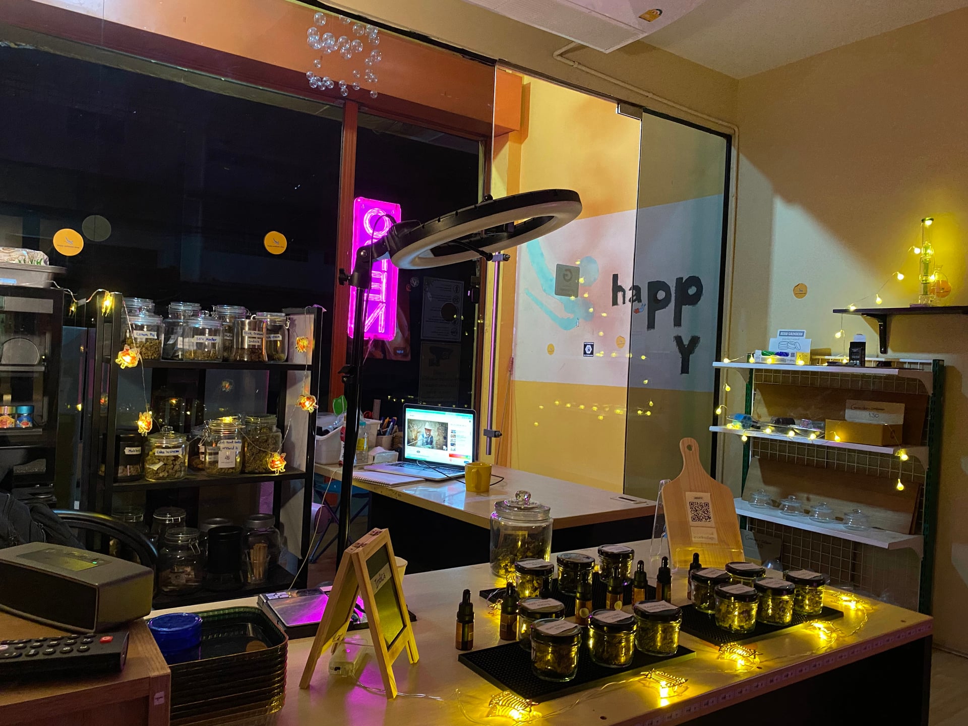 Happy Cannabis Shop And Delivery Bangpo