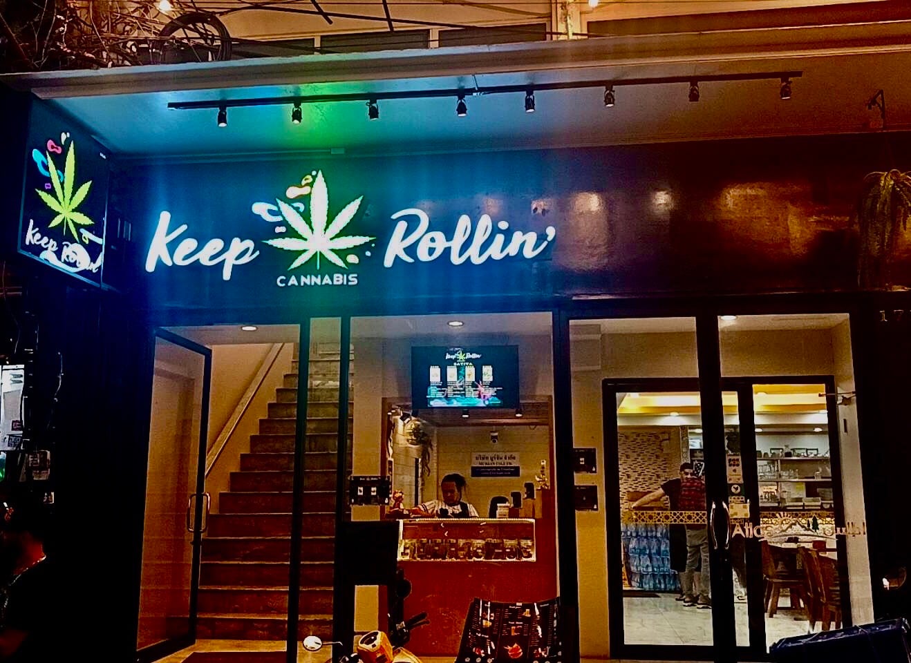 Pinki Monkey Cannabis Coffee Shop - Beach Road