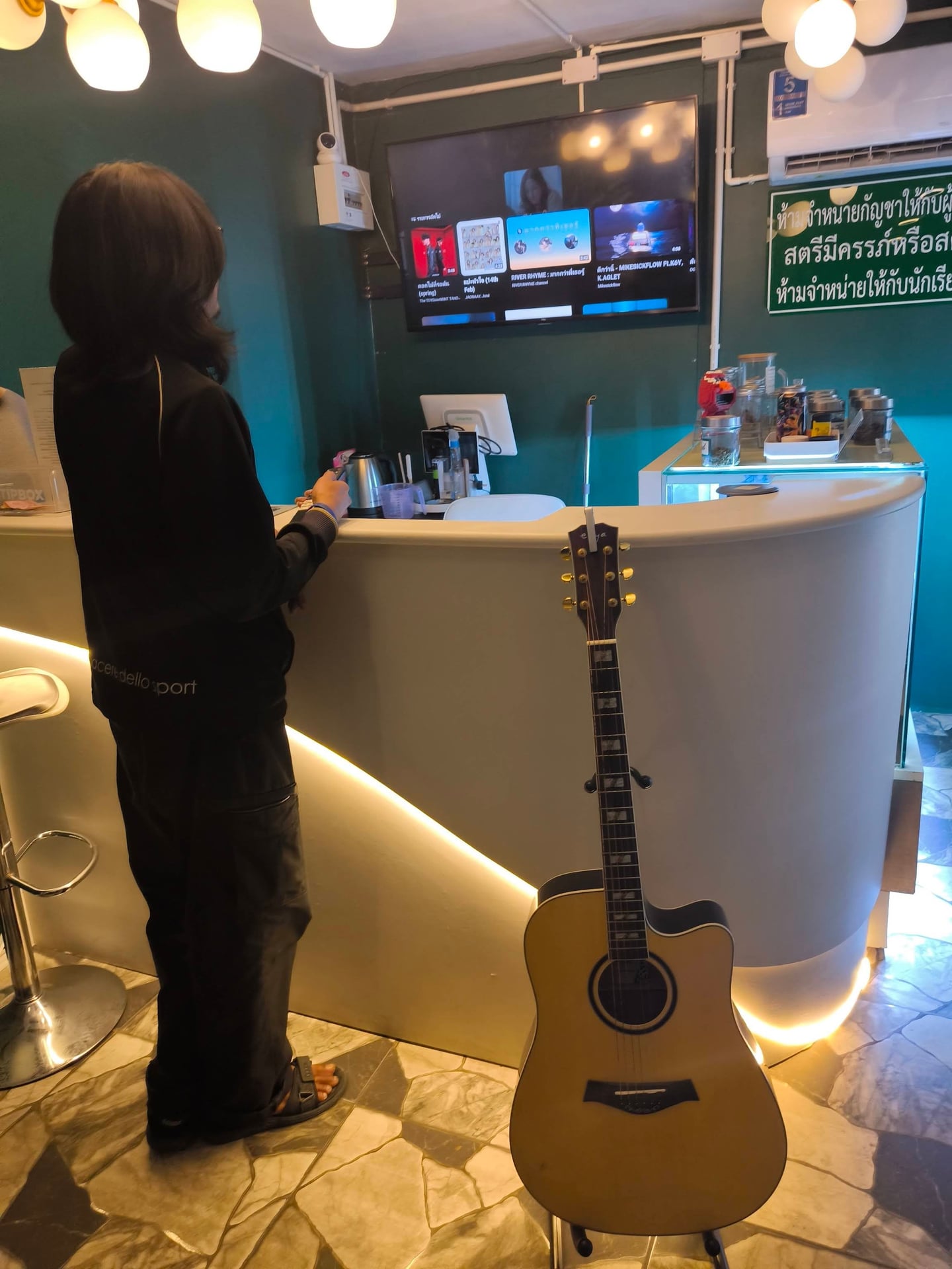 Close Friend Cafe' & Cannabis