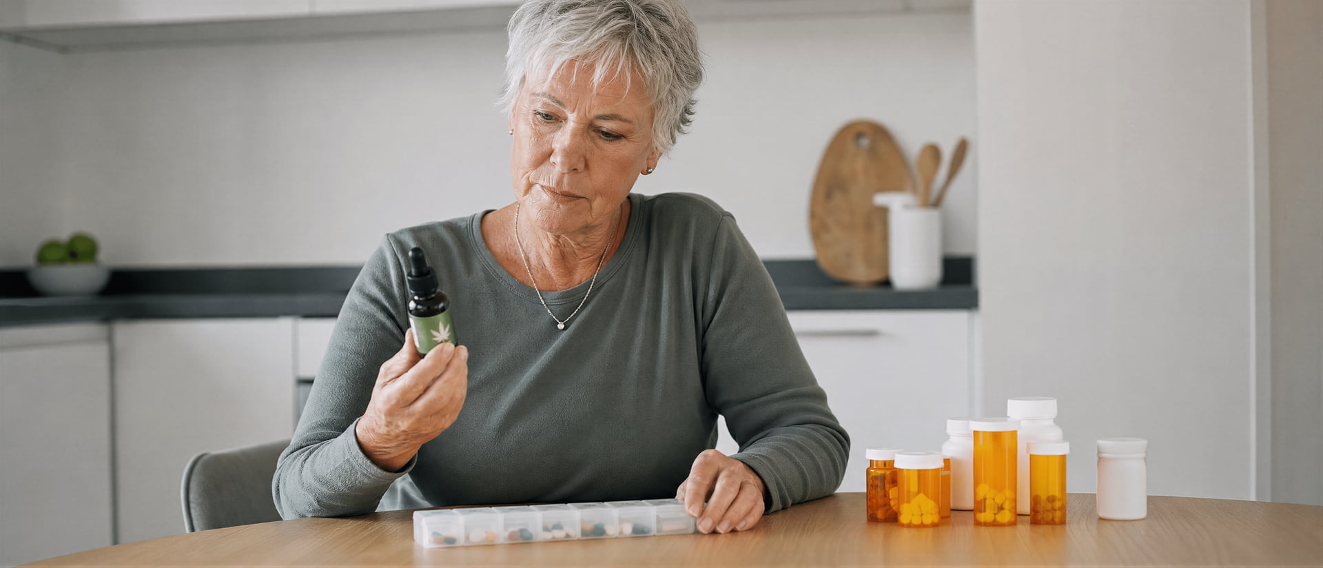 Cannabis für Senioren: Sicherheit, Dosierung, CBD vs THC