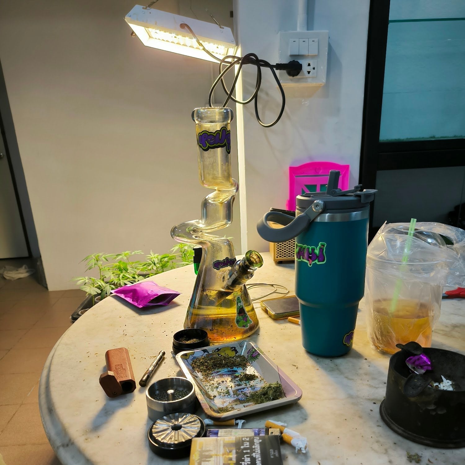 Lawoh Cannabis Cafe