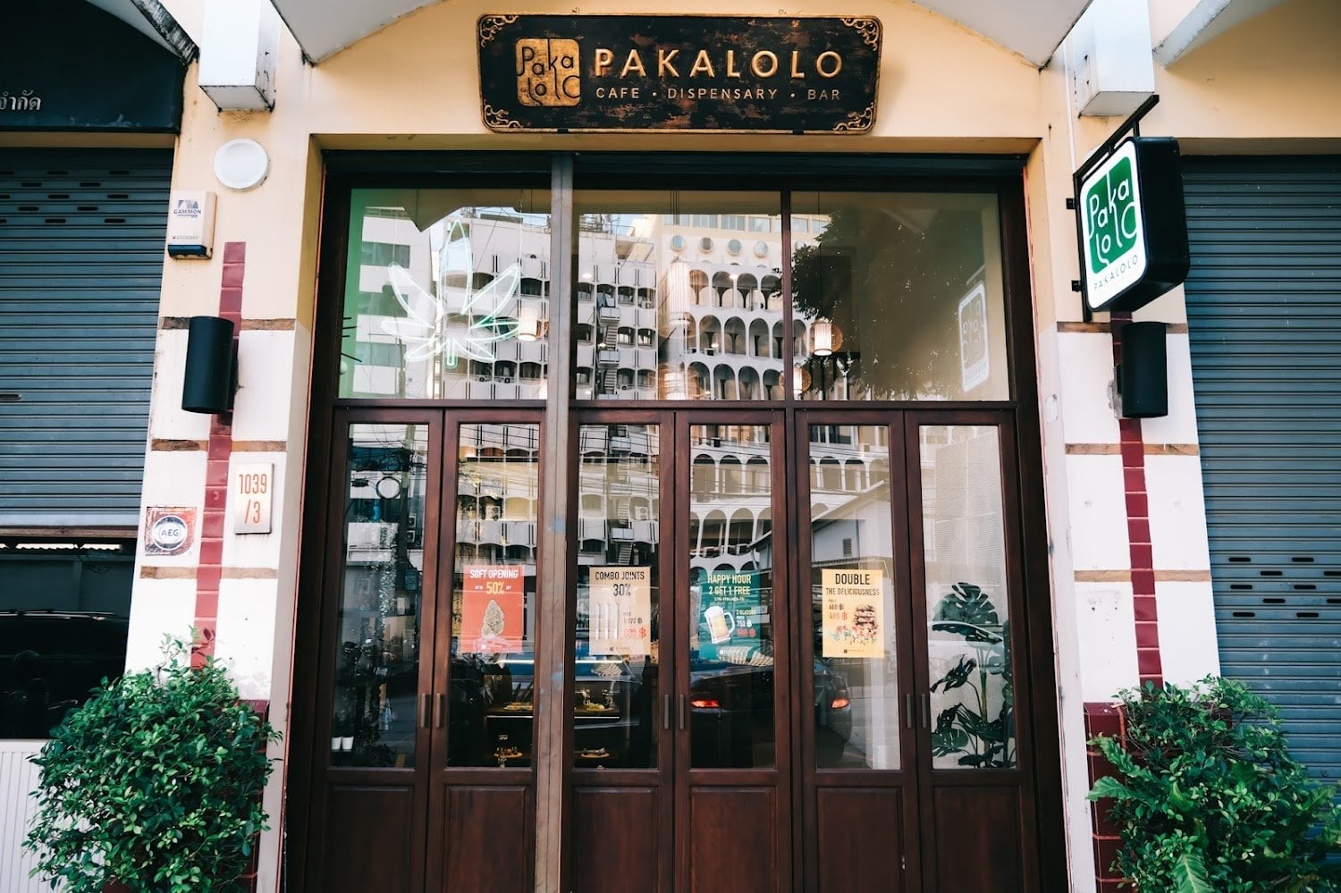 Pakalolo Surawong - Cafe