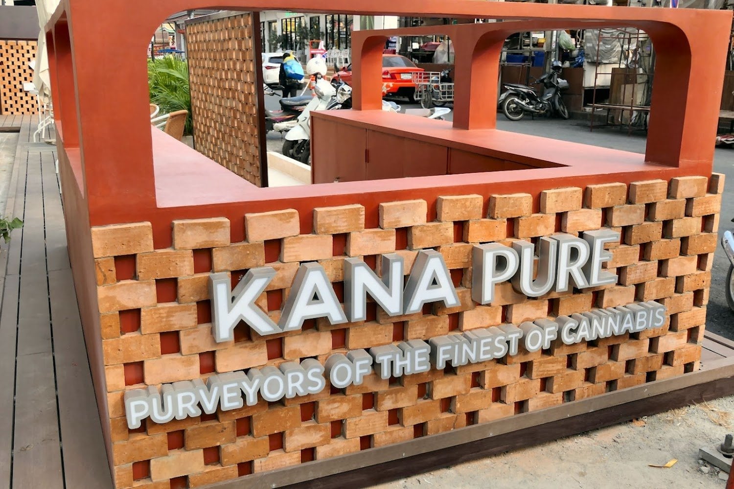 Kana Pure Dispensary At Chiang Mai Night Bazaar