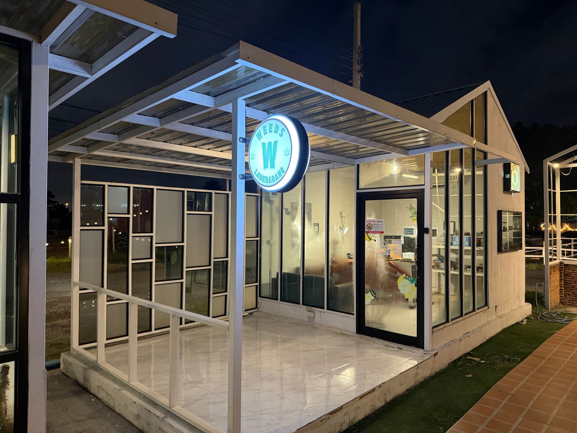 YOLO Cannabis Shop Suvarnabhumi Airport