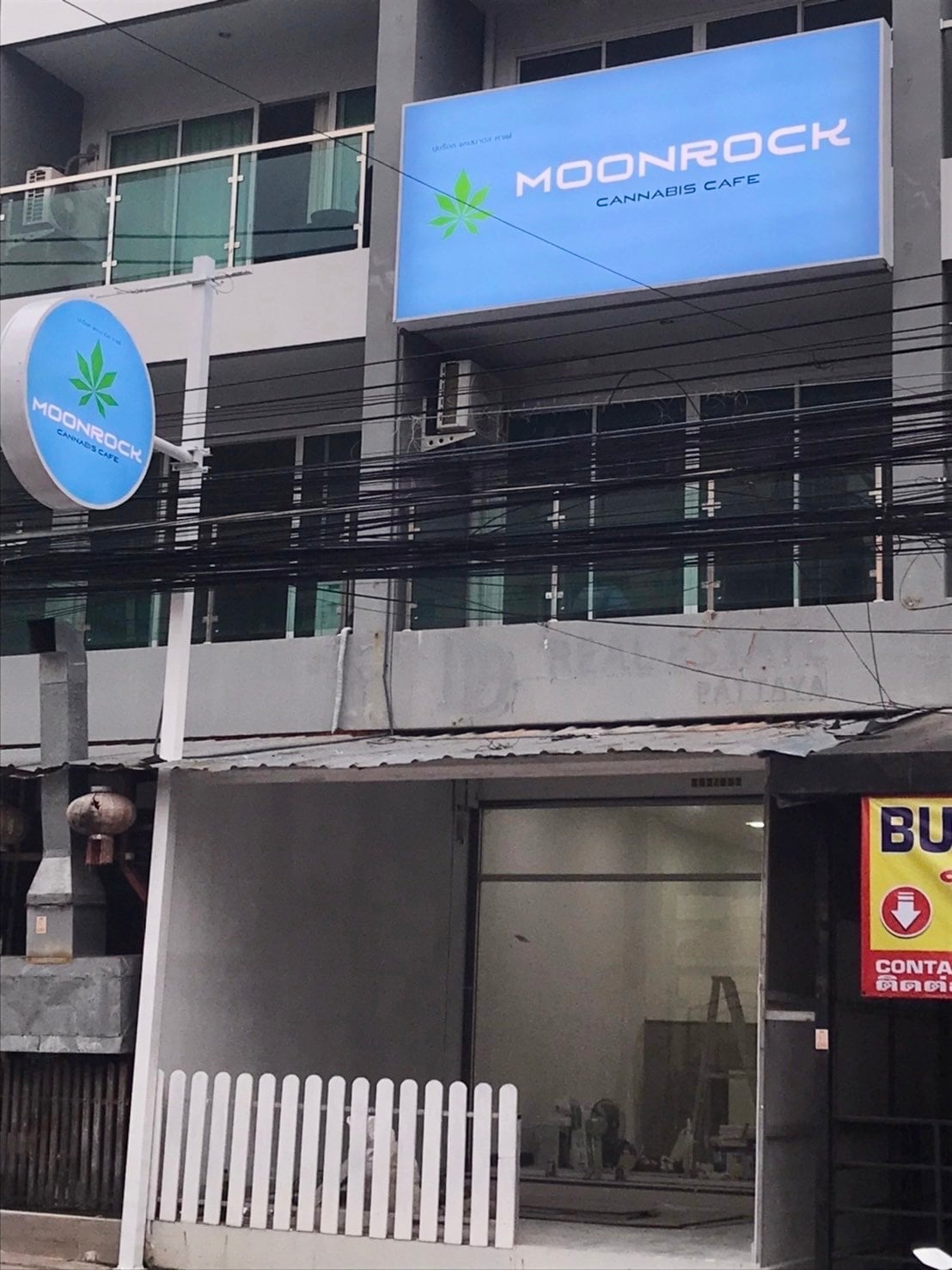 Moonrock Cannabis Cafe