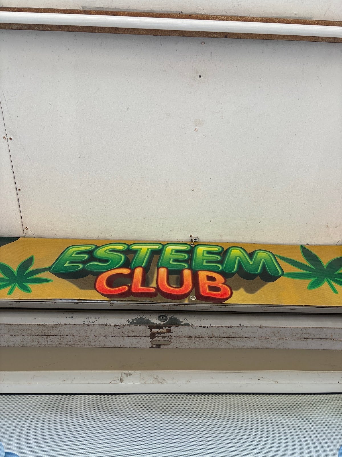 Esteem Club . Kk