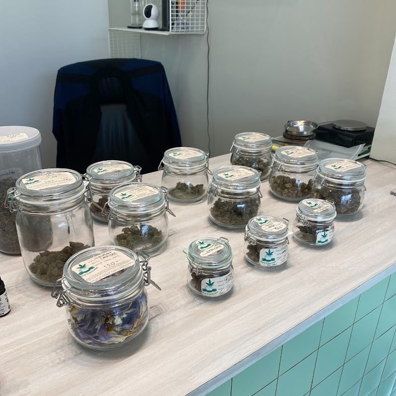 Flora Cannabis Town In Town