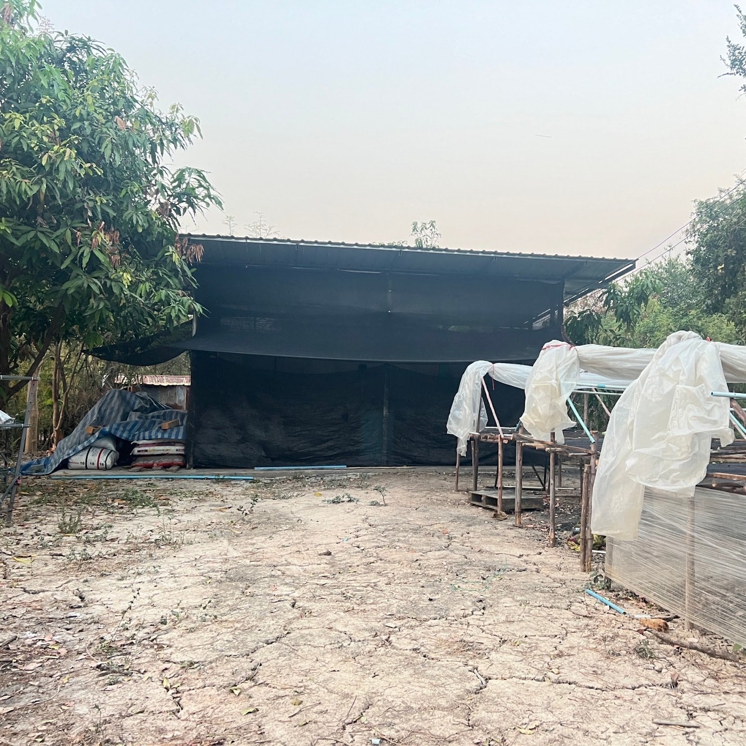 Santi Cafe And Studio