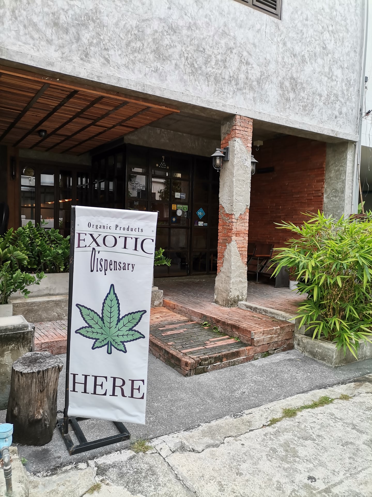 Weed Castle