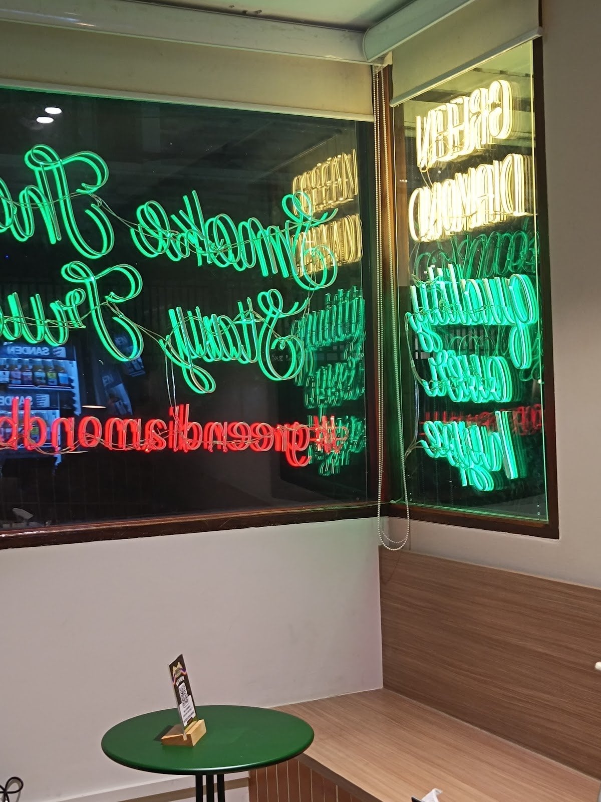 Green Diamond At Ekkamai