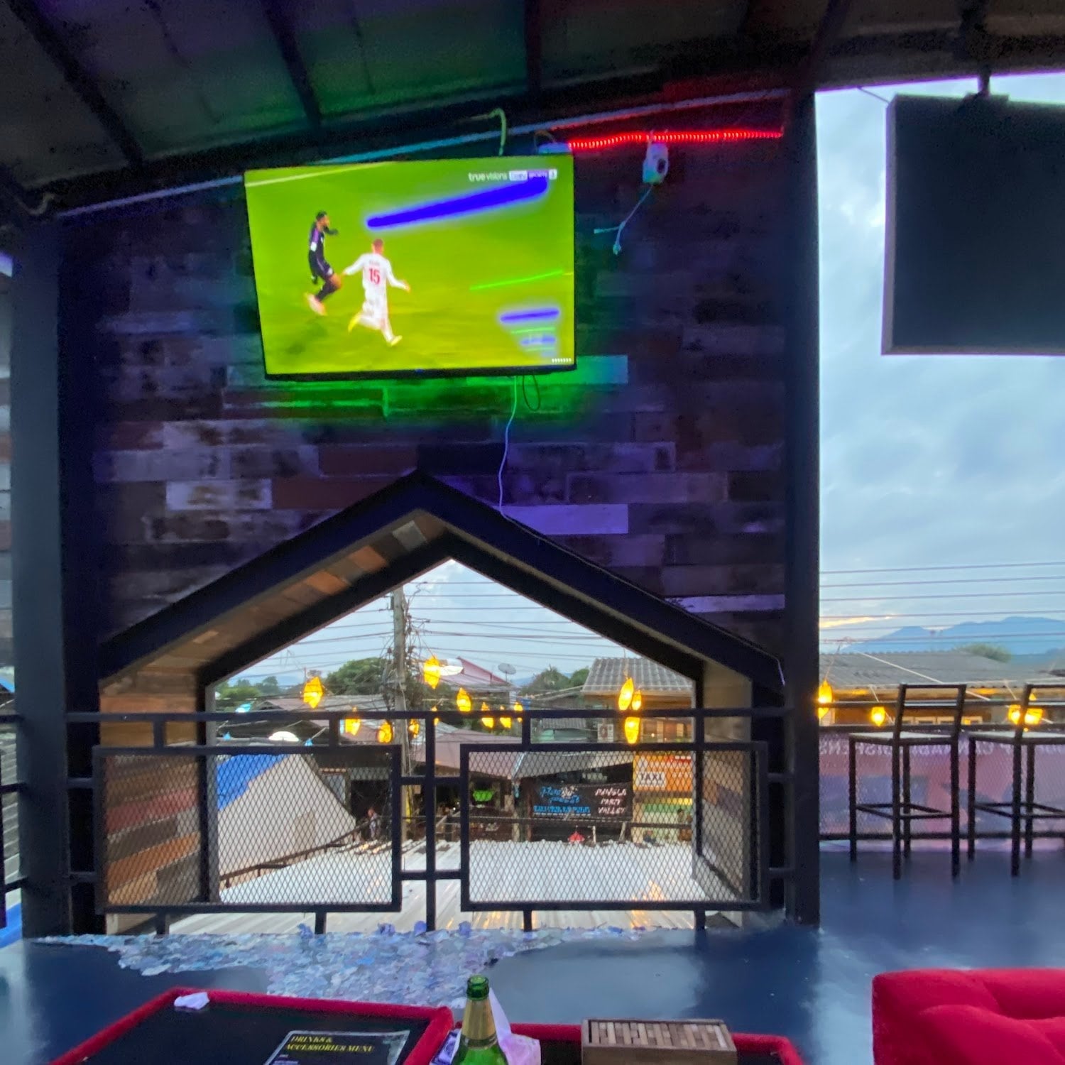 Sticky's Rooftop Mueang Pon