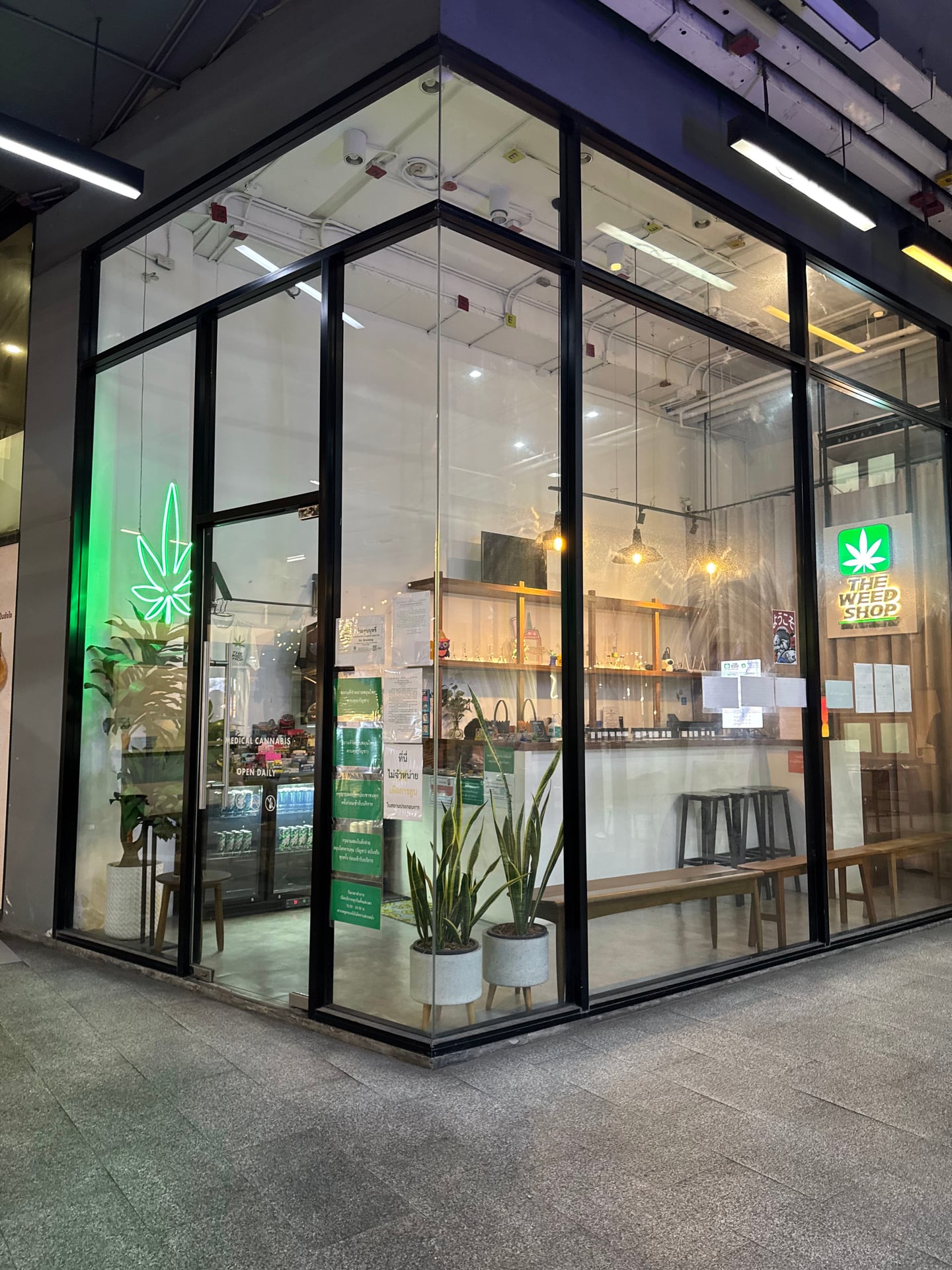 WEED Express Phloen Chit