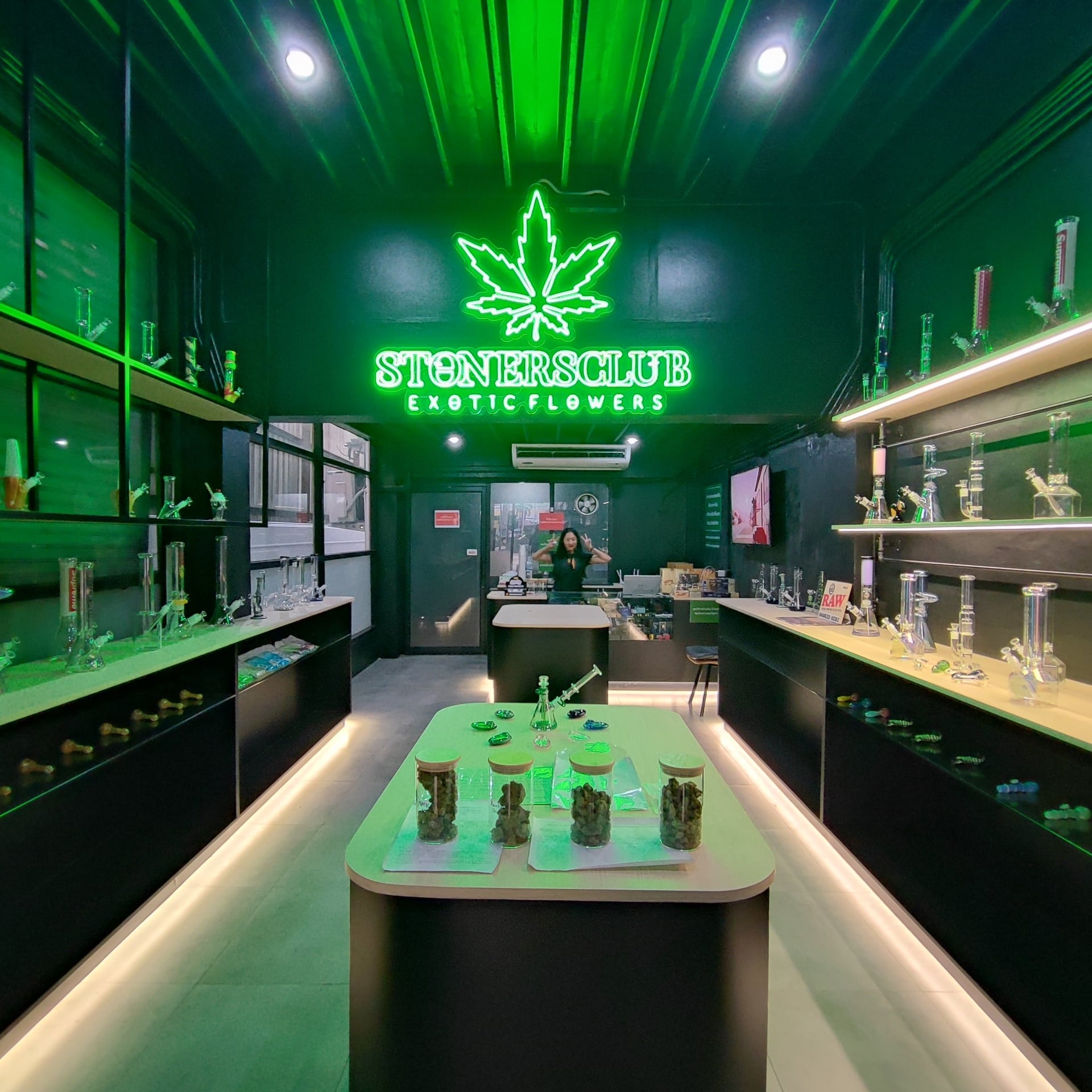 Stonersclub weed dispensary