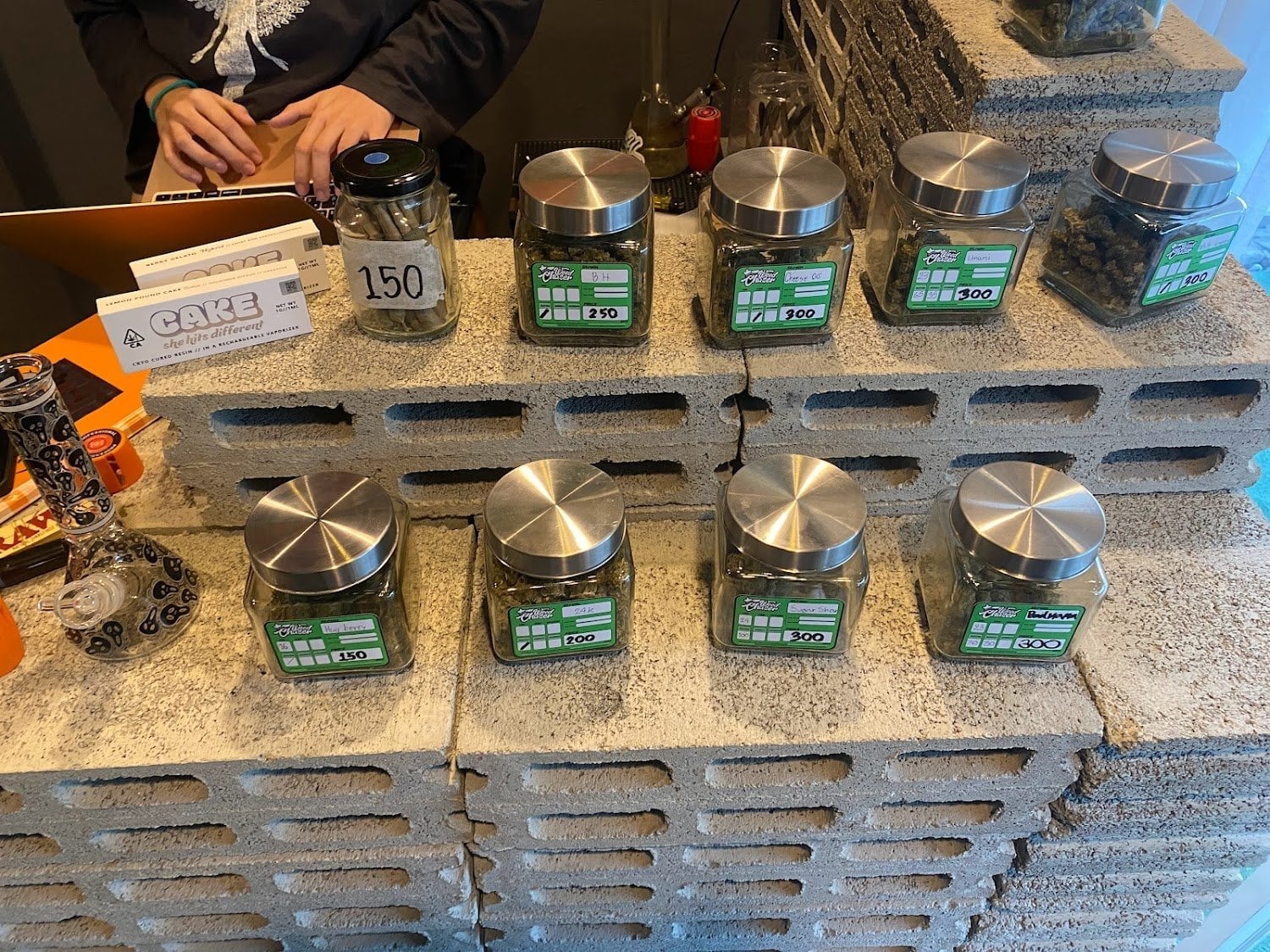 Weed Chaser - Cannabis Dispensary Marijuana