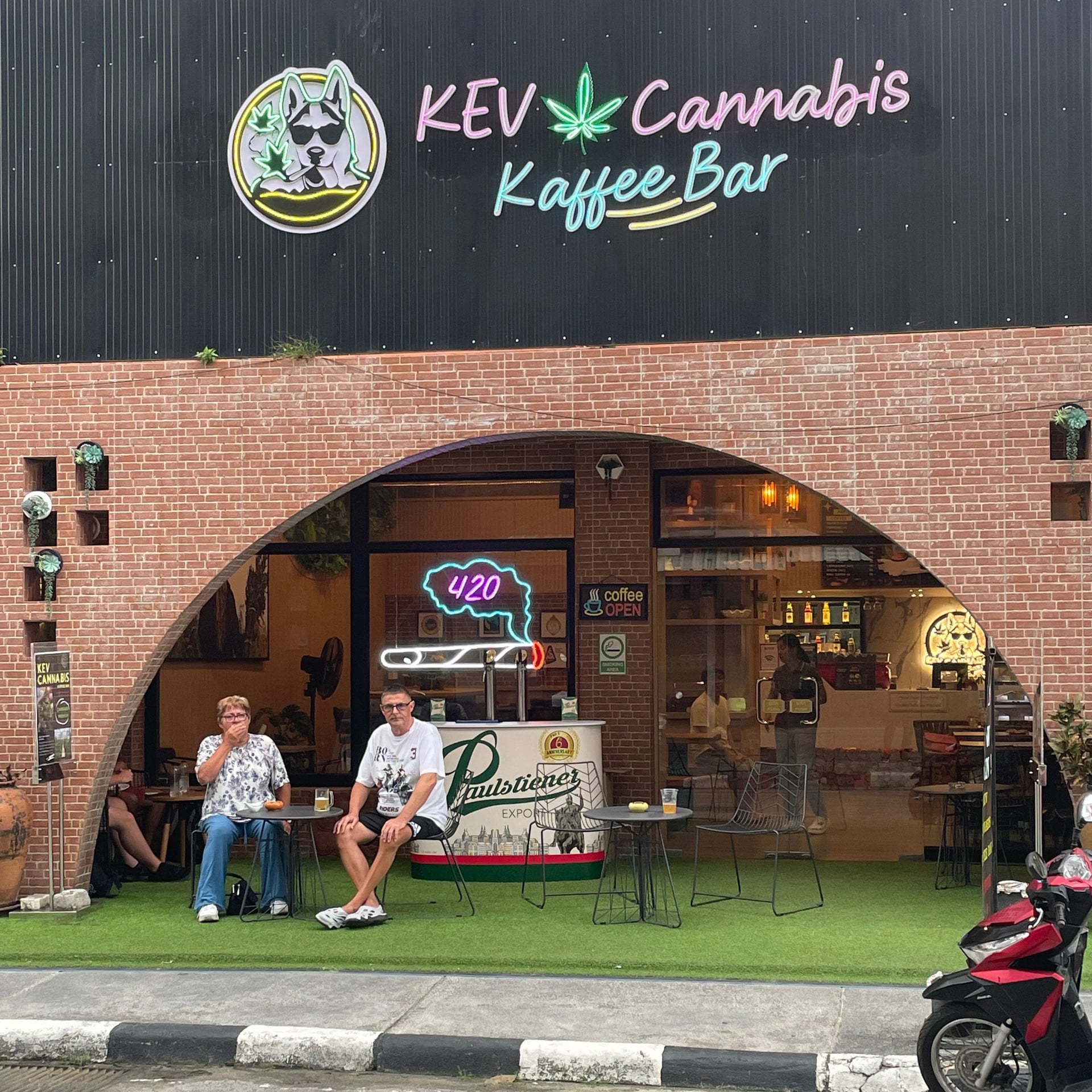 Kev Cannabis Kaffee Bar