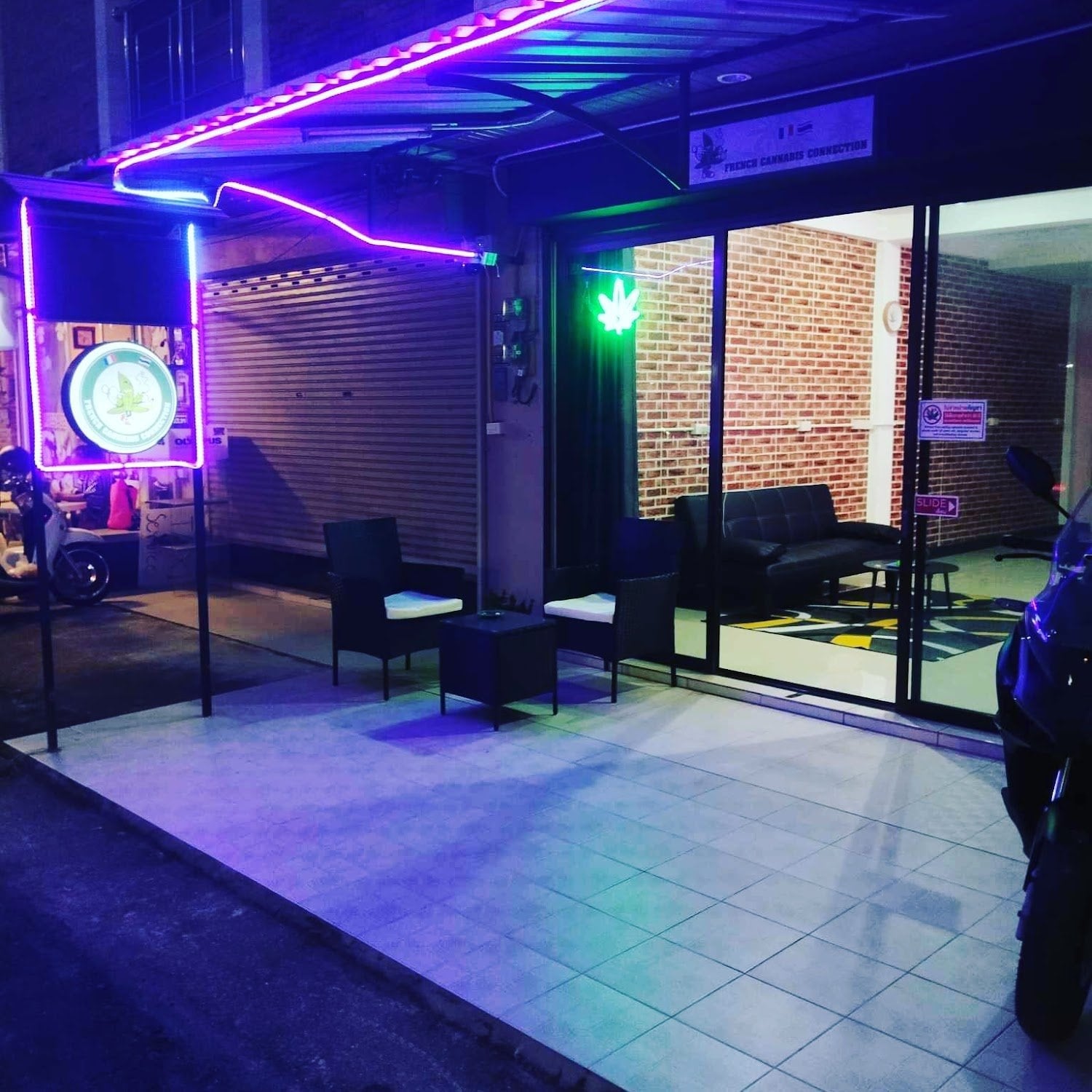 French Cannabis Connection Dispensary Weed & Store Motorbike Kamala