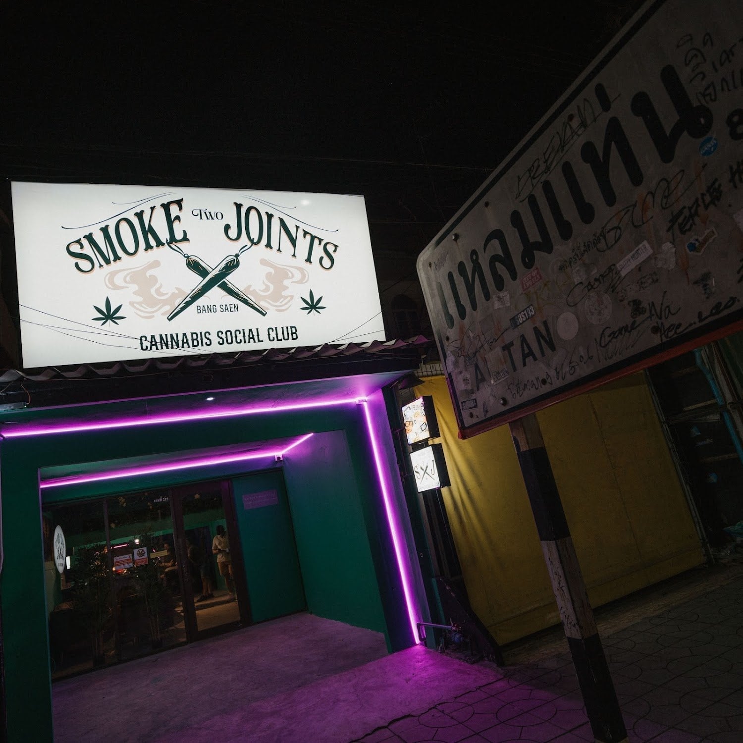 Smoke Two Joints Bangsaen Weed