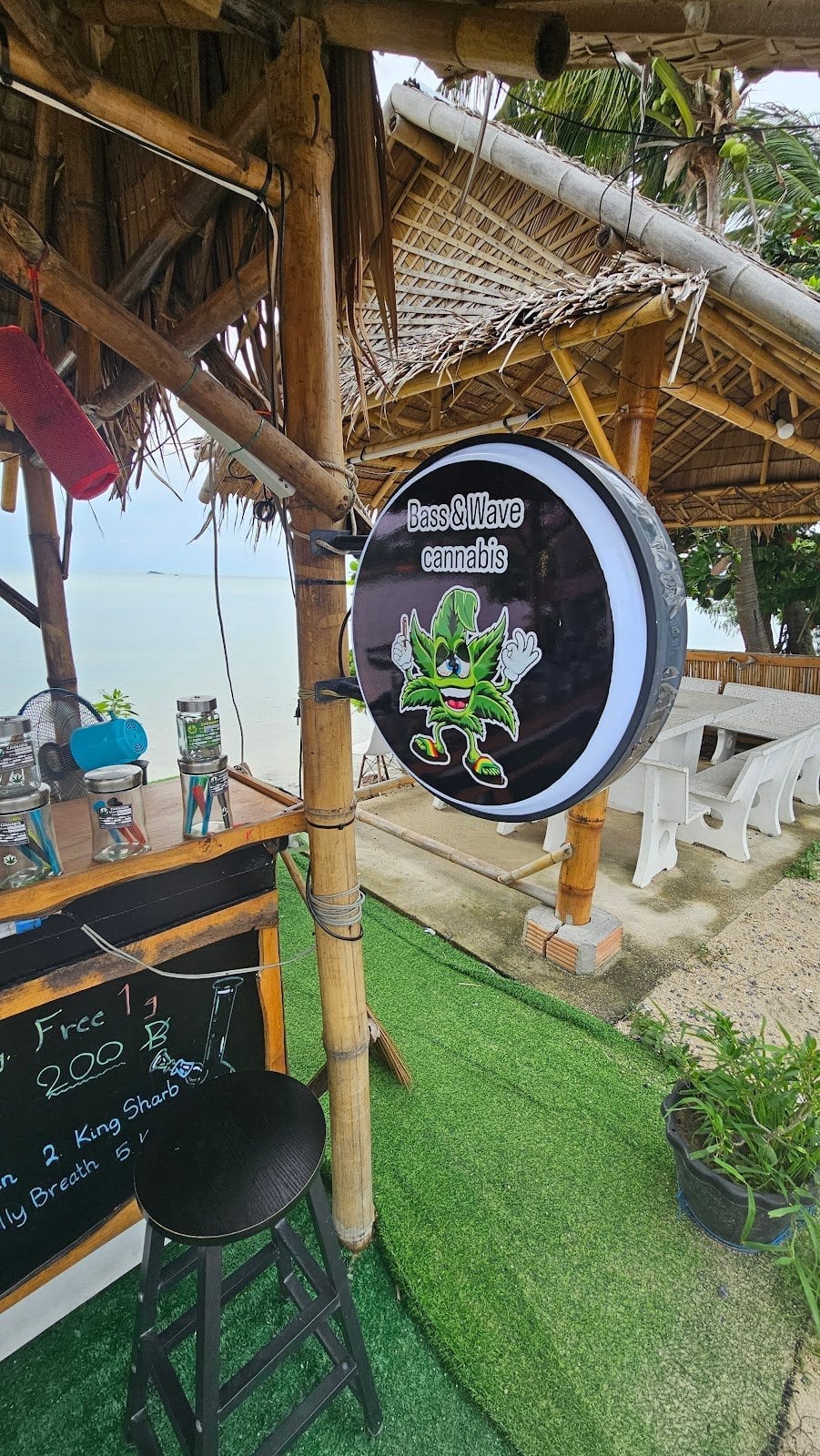 Bass & Wave Cannabis