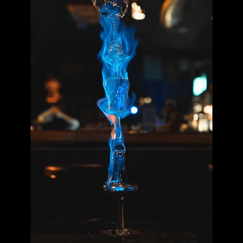 Smile's Cocktail Bar Pattaya logo