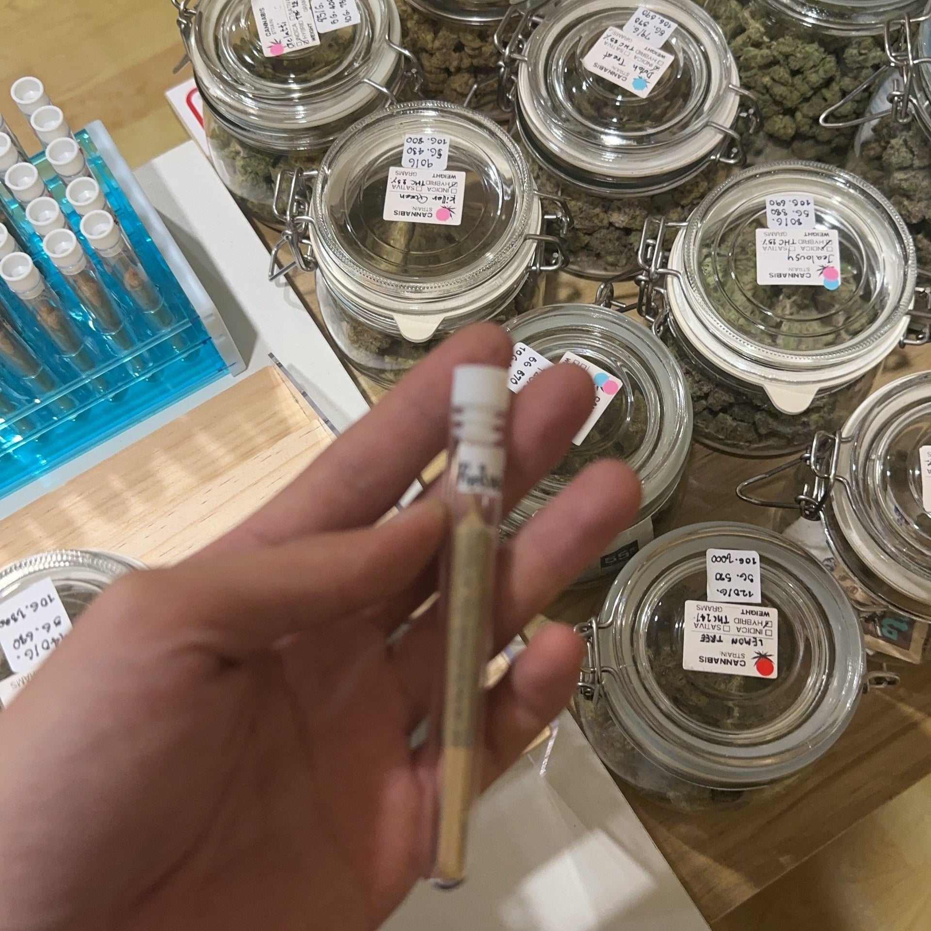 Buds Box Dispensary Cannabis Store , Weed Cafe , Weed Shop Local Price